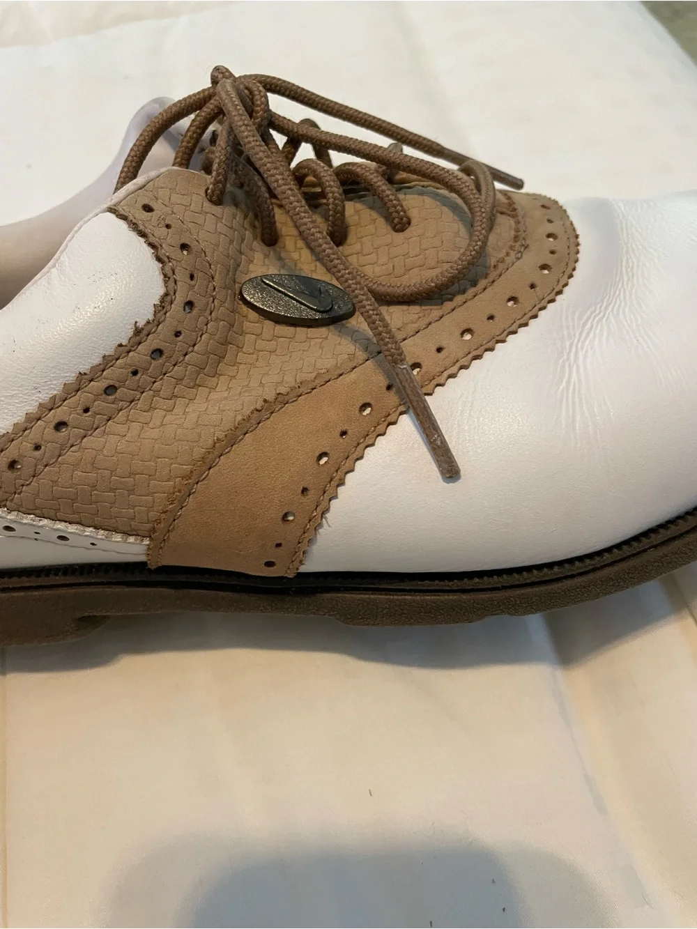 VTG Nike Airliner White/tan leather Oxford golf shoe women’s size 7.5